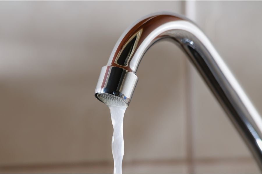 Komani’s Water Quality Sparks Concern: Chemical Smell and Health Risks Reported