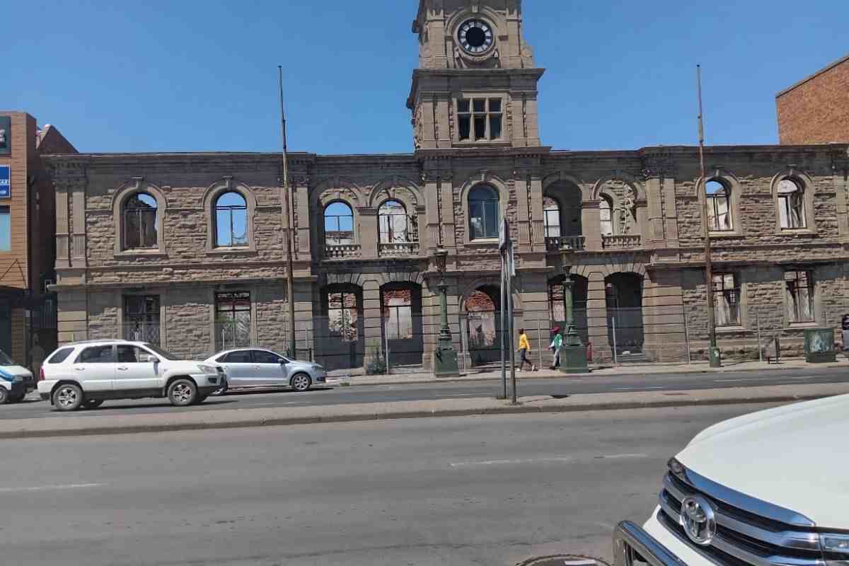 What’s stopping the rebuild of Komani Town Hall? Municipality responds