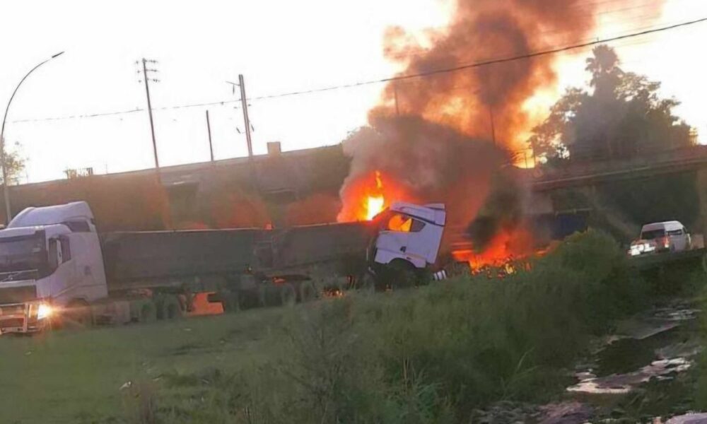 Update: Truck Crash on N10 in Cradock Under Railway Bridge