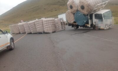 Two Truck Trailers Overturn, Blocking N6 Near Penhoek Pass