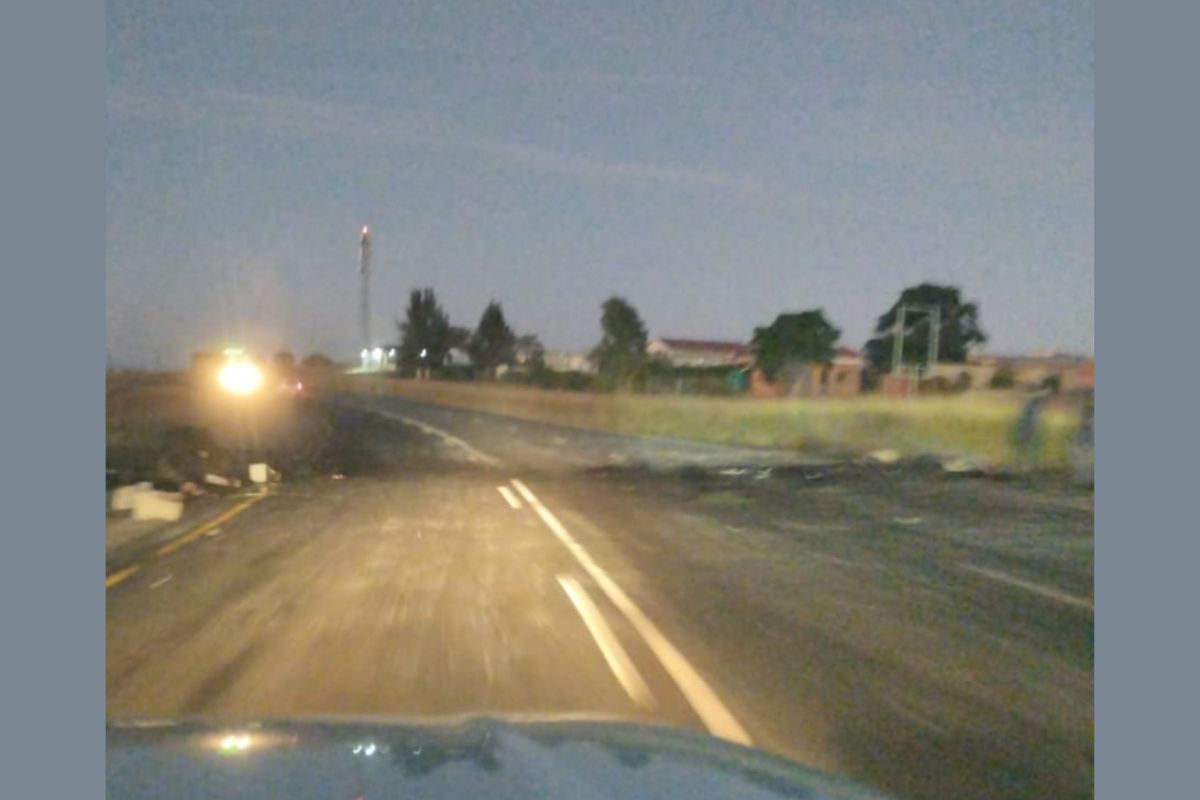 N2 reopens after protest closure near Sibangweni